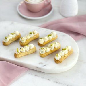 Pistachio éclair